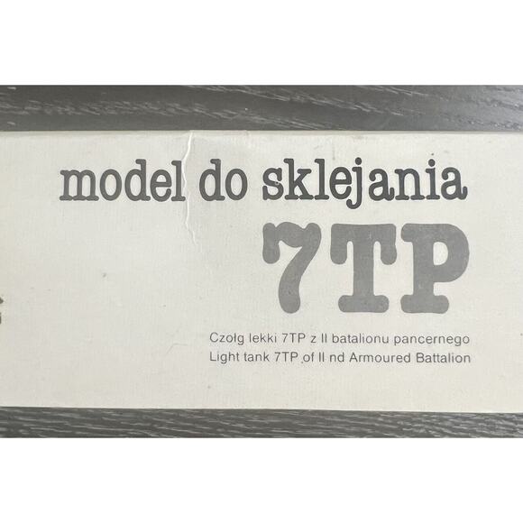 Czołg Lekki 7TP Light Tank 1:35 Scale Model Kit, New Open Box - Picture 7 of 16